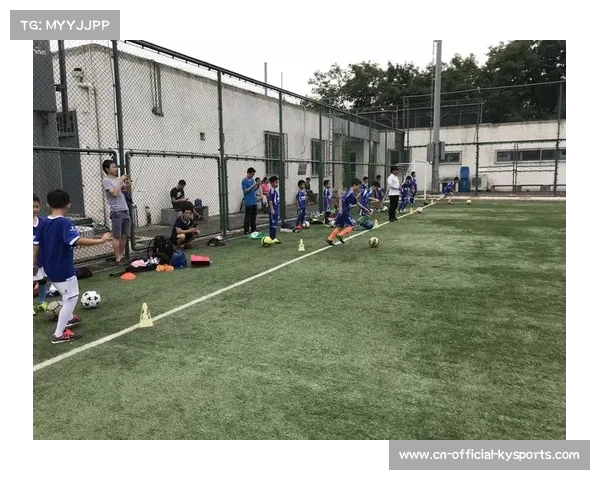 参赛选手入住全运村，适应性训练重点练习出发转身技术